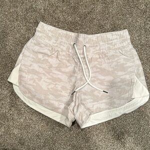 Athleta Cabo Linen Shortie